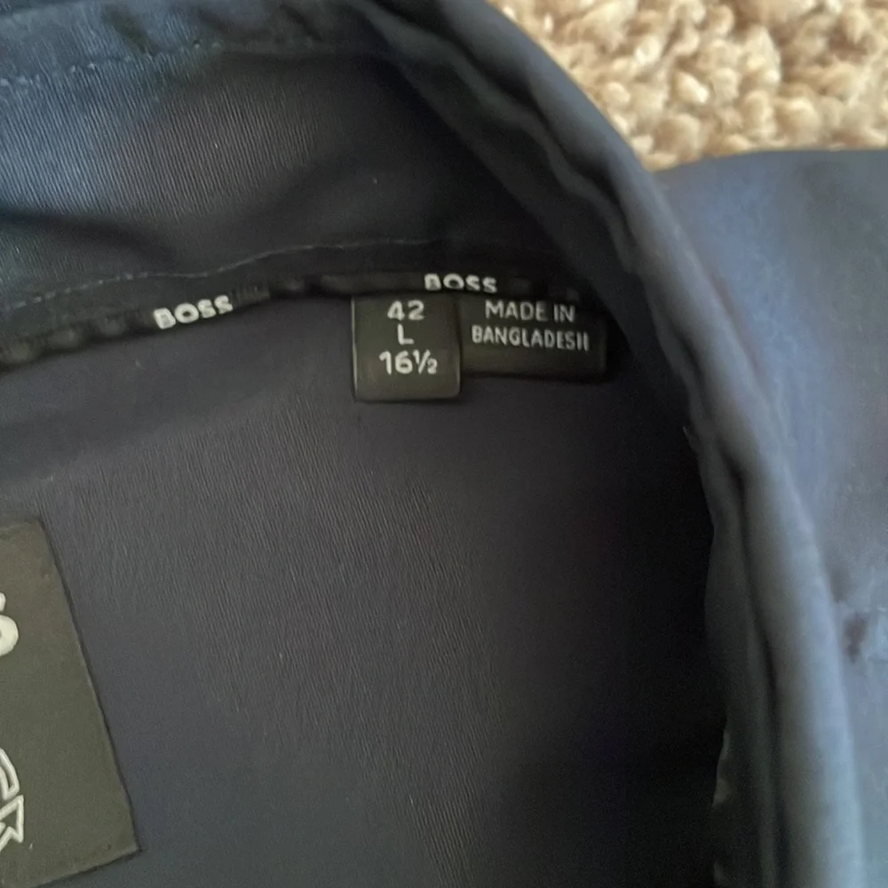 Dark navy Boss Hugo Boss slim dress shirt size 16.5 - Picture 3 of 4